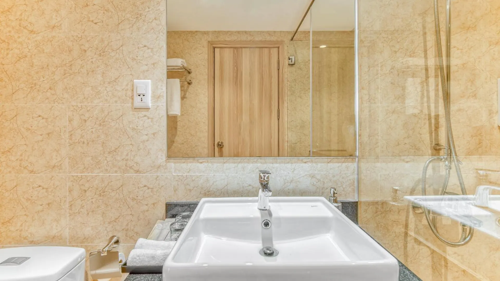 Tk Nha Trang Hotel 3*,